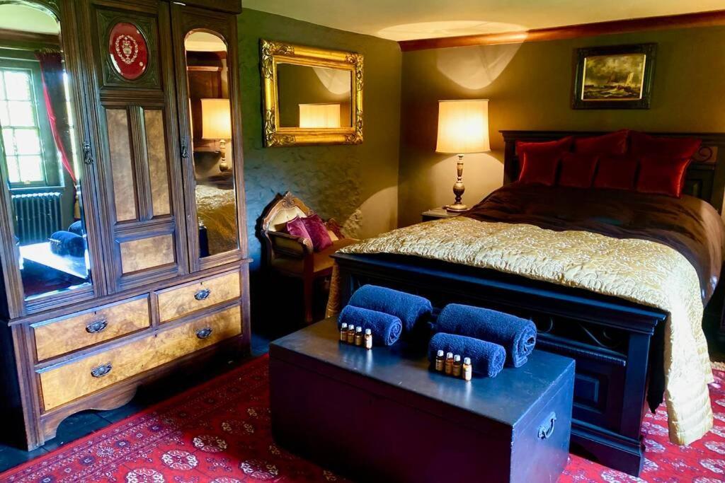 17Th Century Boutique Getaway In The Countryside Apartman Martin Mill Kültér fotó
